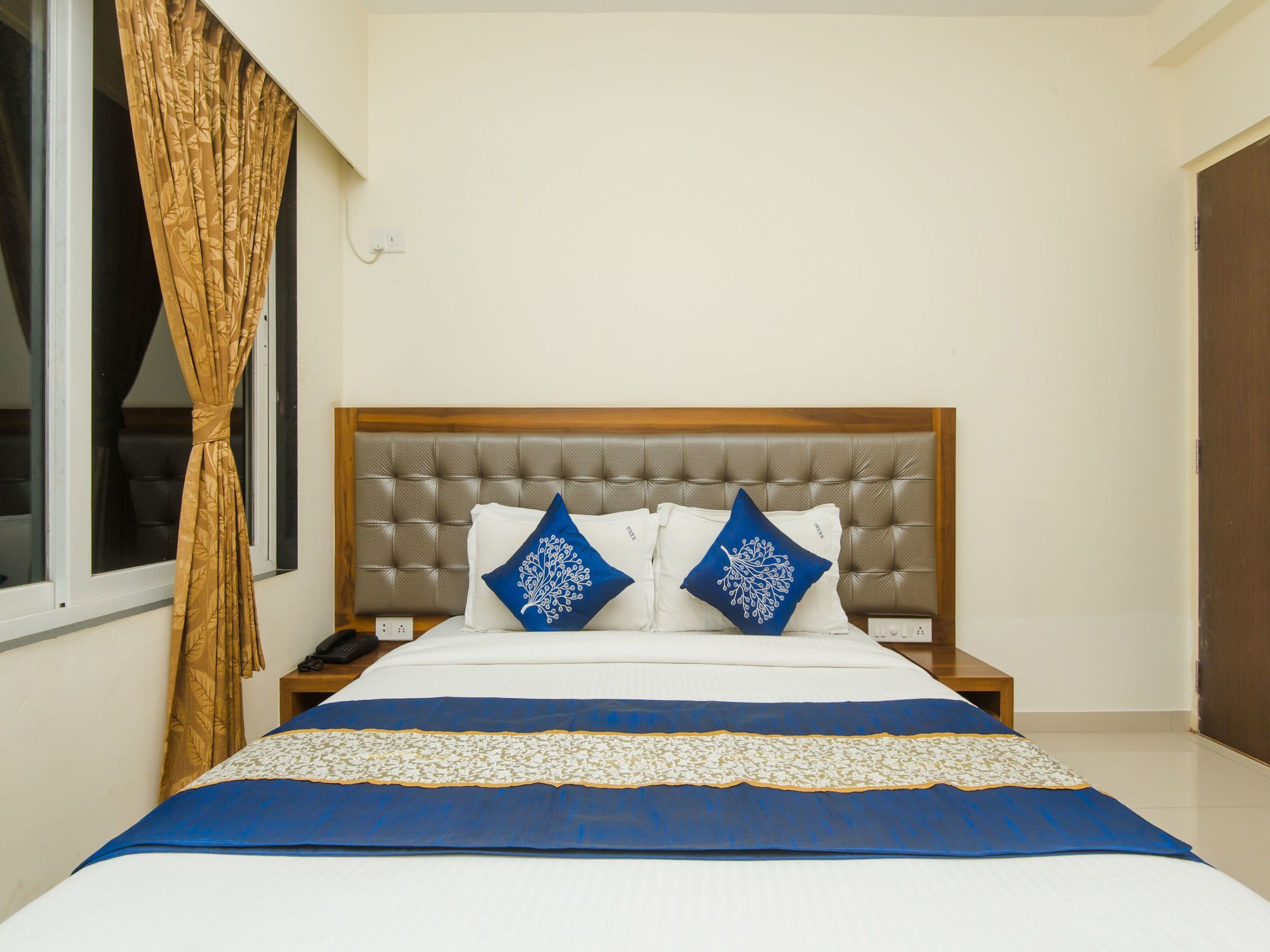 מומביי Oyo 11441 Hotel Blue Bells Residency מראה חיצוני תמונה