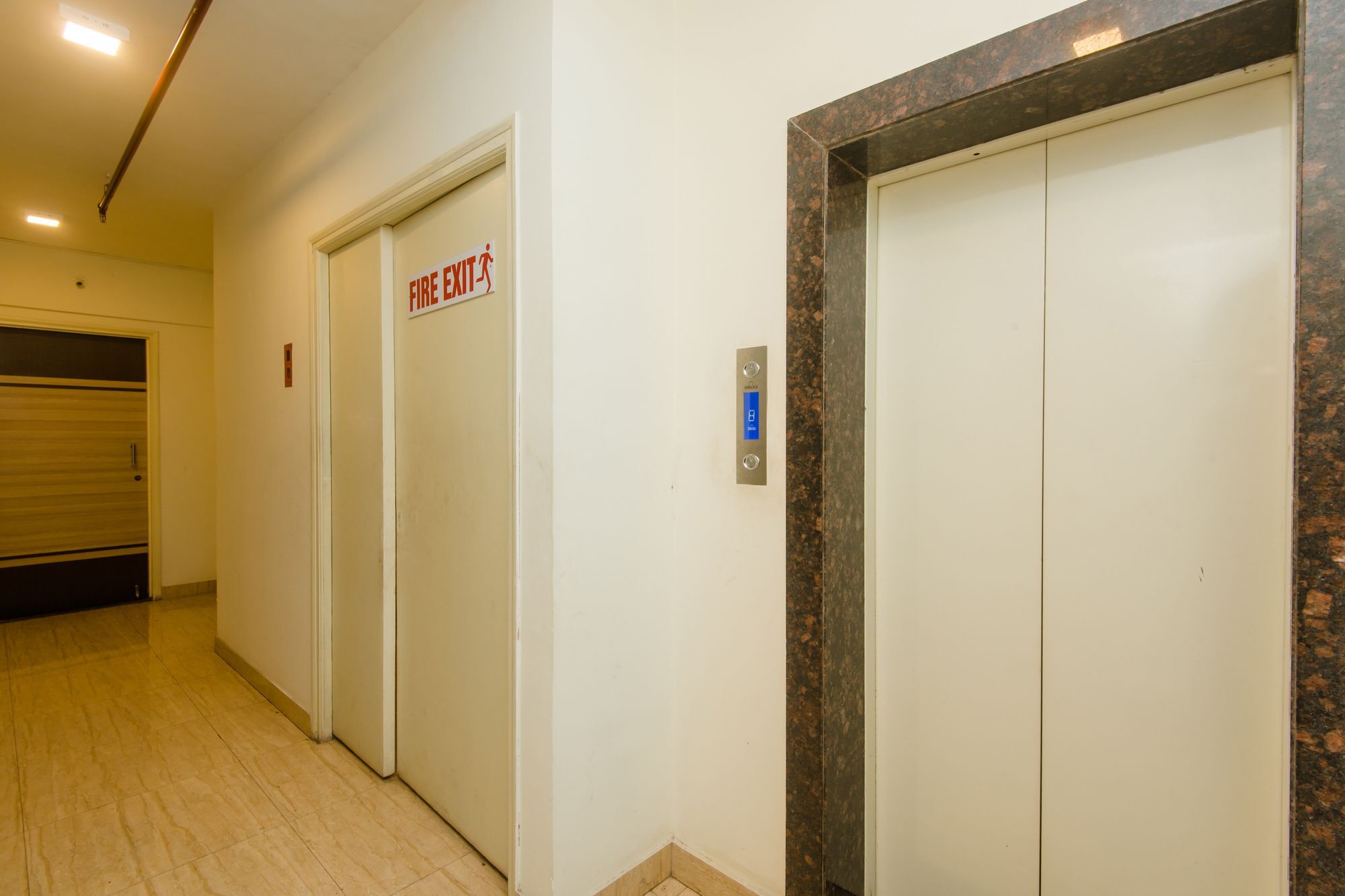 מומביי Oyo 11441 Hotel Blue Bells Residency מראה חיצוני תמונה