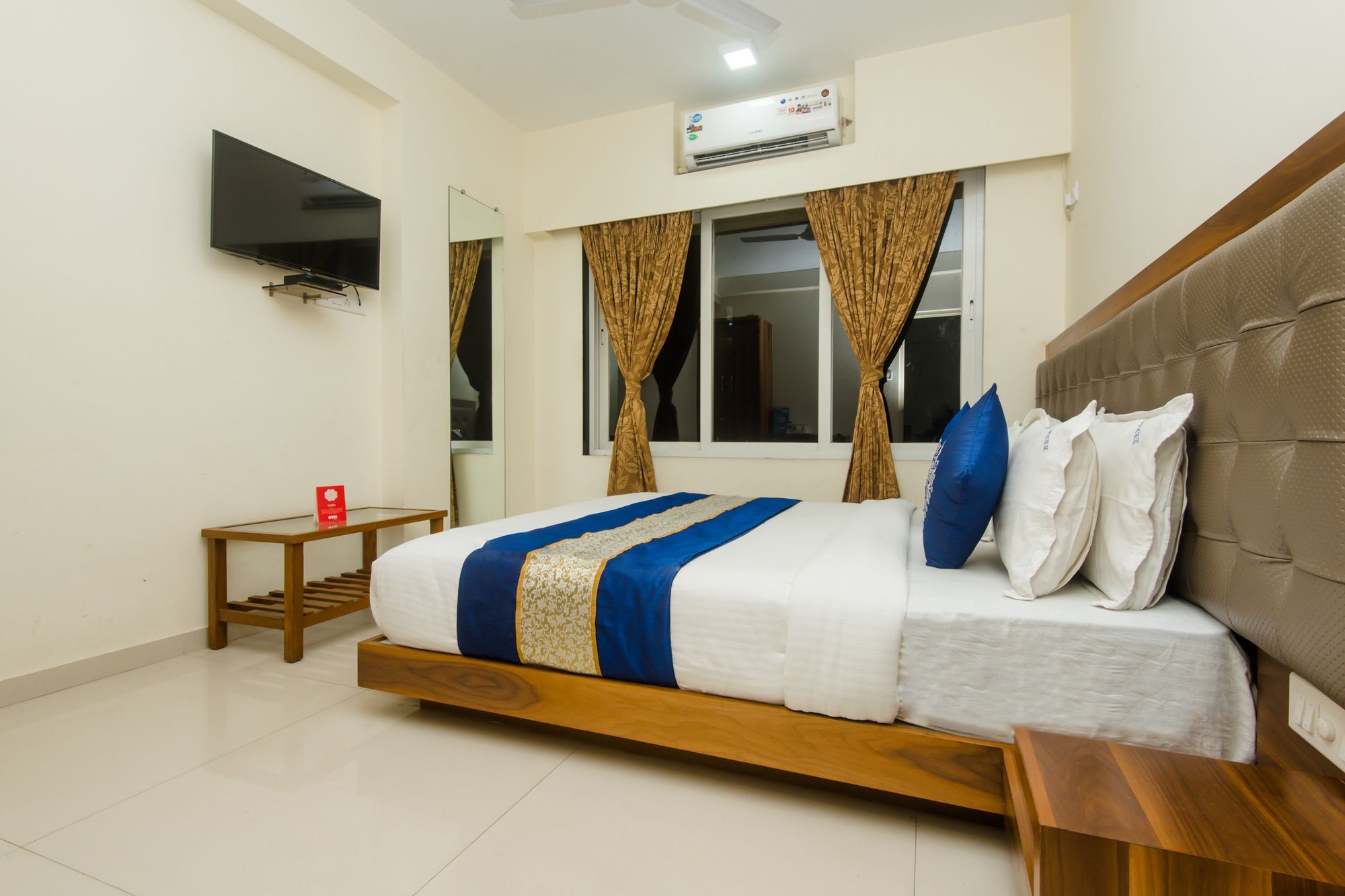מומביי Oyo 11441 Hotel Blue Bells Residency מראה חיצוני תמונה