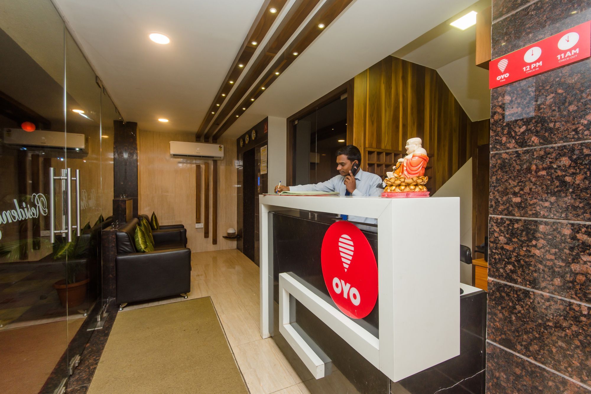 מומביי Oyo 11441 Hotel Blue Bells Residency מראה חיצוני תמונה